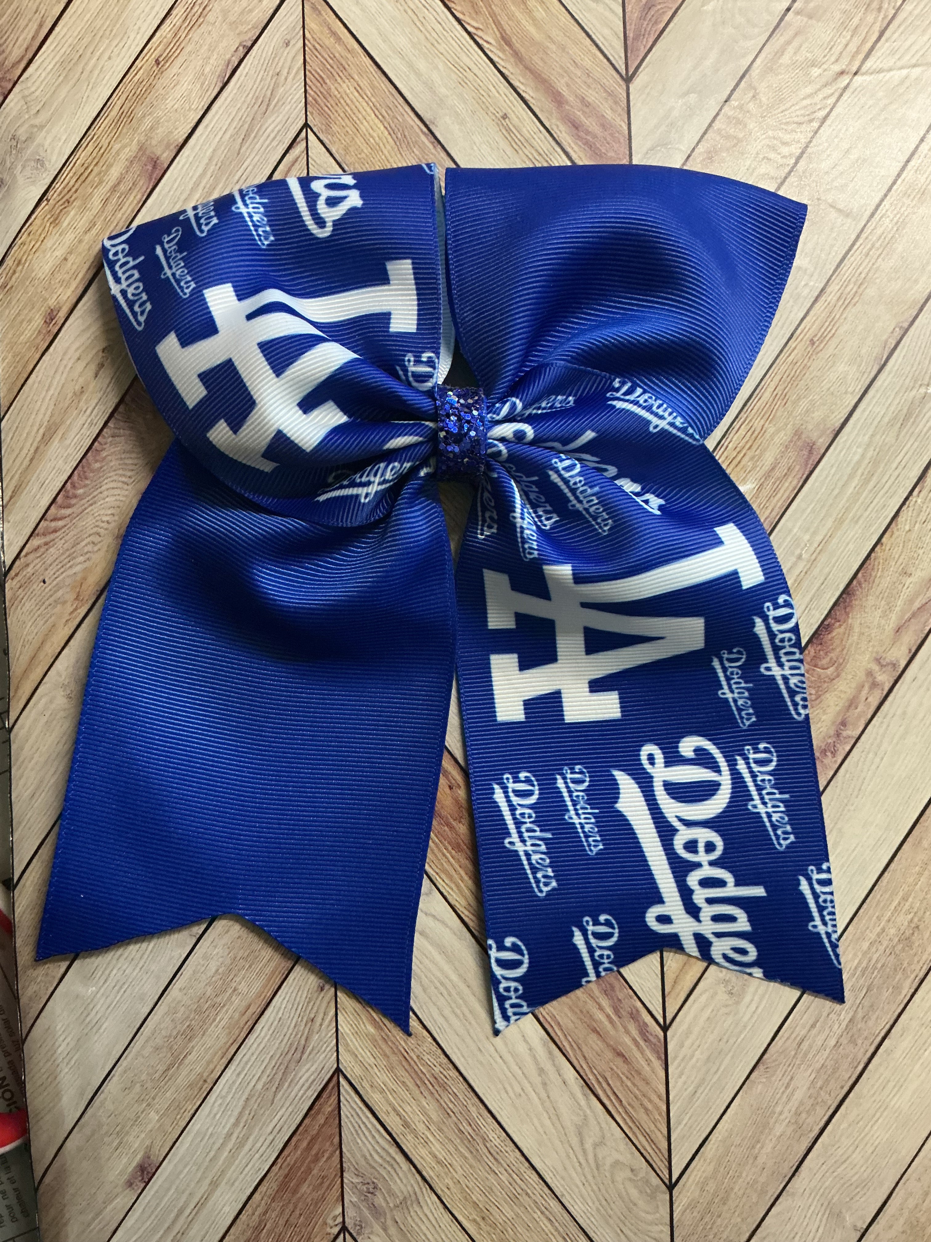 Dodger cheer bow